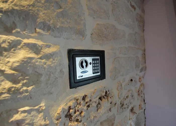 Noanna Πανσιόν 4*