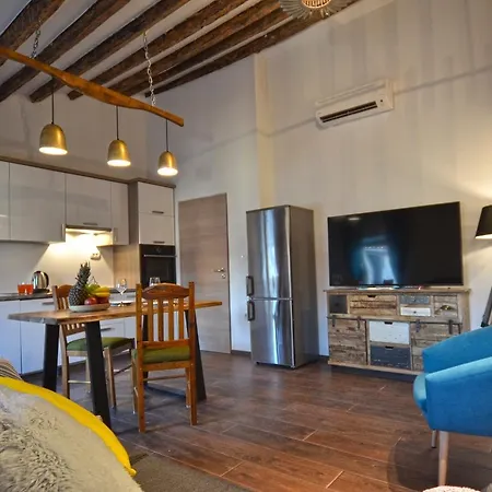 Noanna בית הארחה 4*